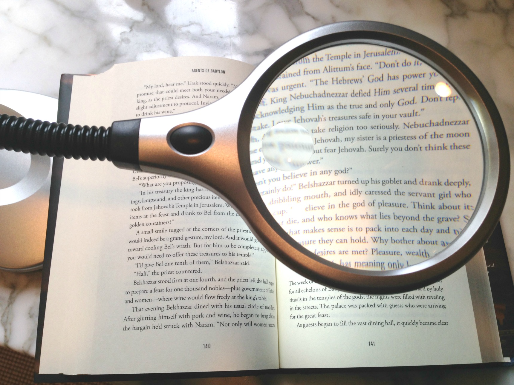 Reading Magnifier - Keep Reading With Macular Degeneration