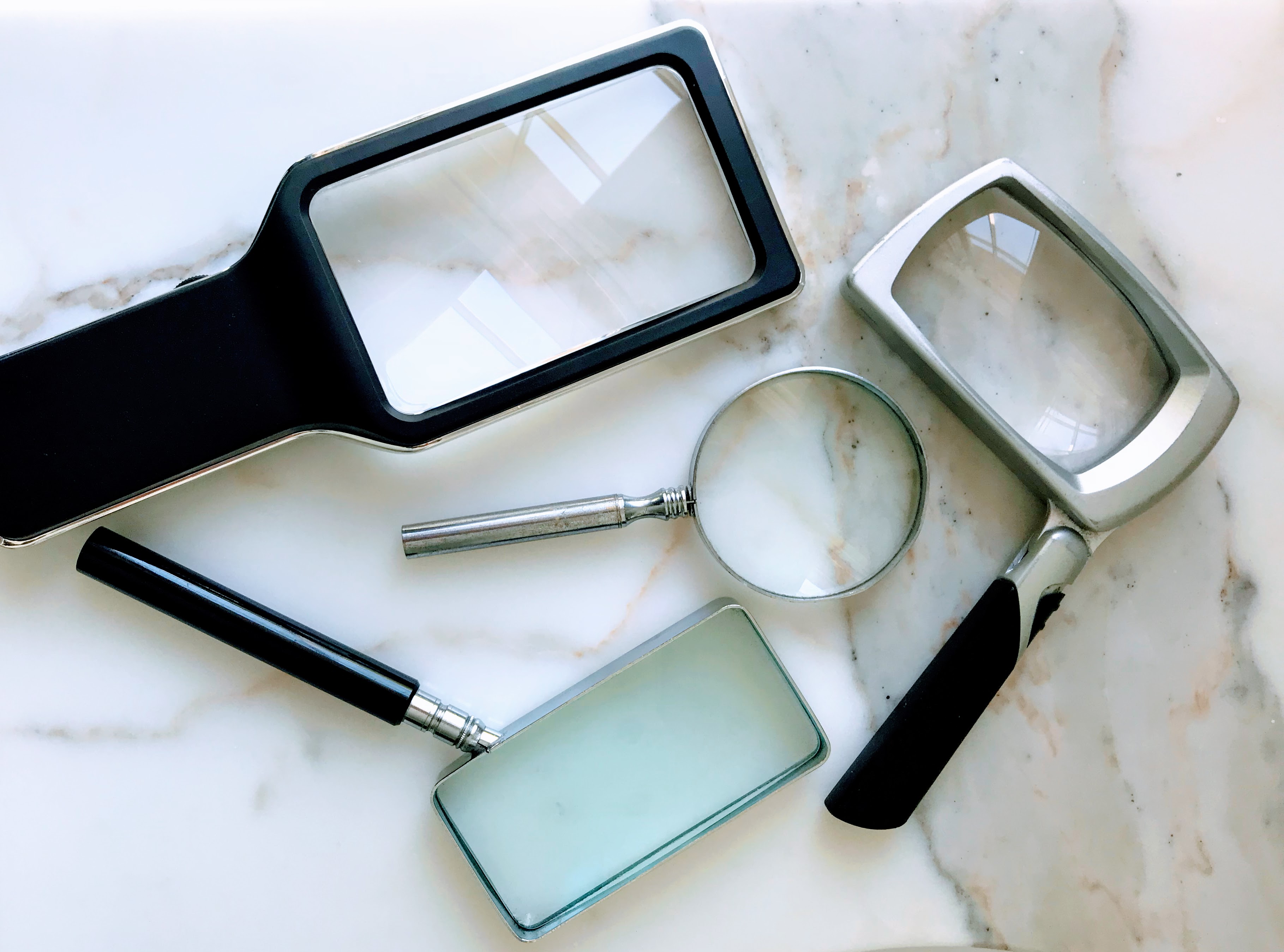 Best Magnifying Glass With Light Review - Hand Held Magnifier LED Lamp 