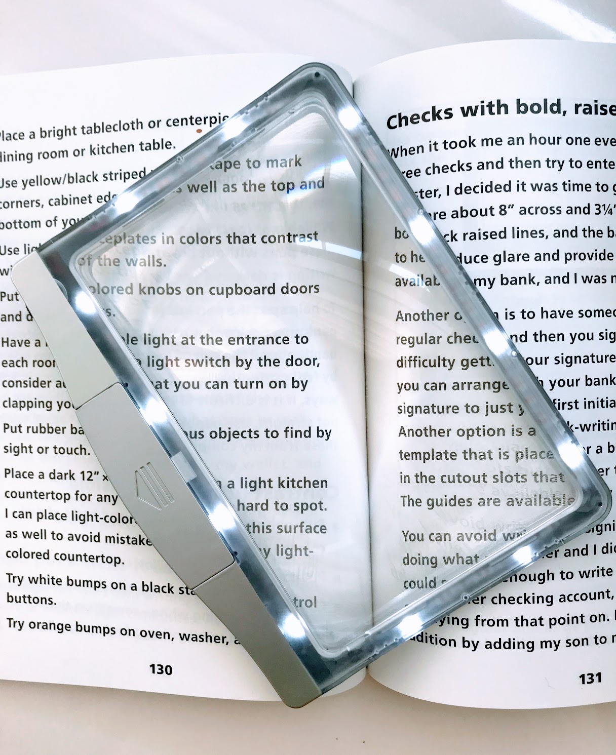 Candy AS-SEEN-ON-TV Full Page Book Magnifier and Light to See Pages 3X  Bigger