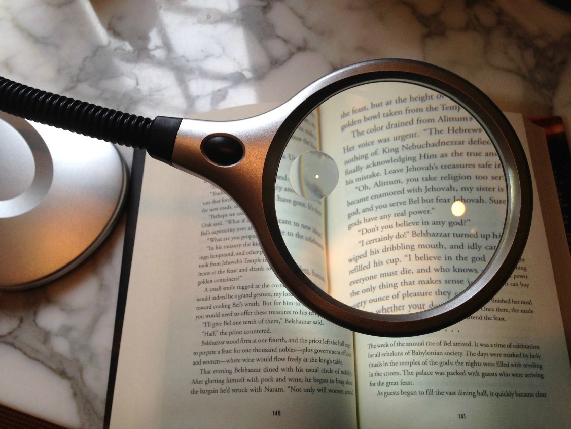 magnifying book stand